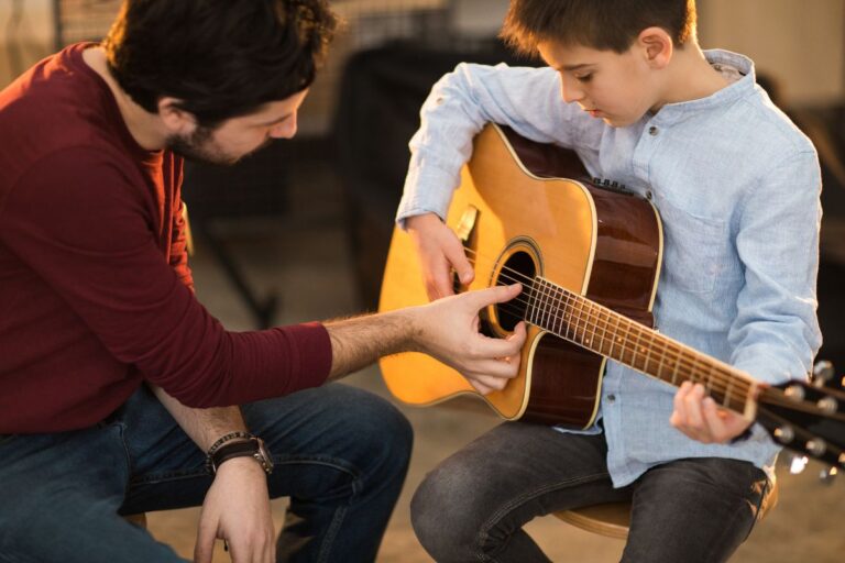 grupos reducidos para aprender guitarra